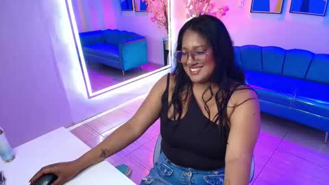 Alondra  online show from November 8, 4:59 am