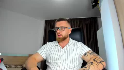 Alphaalexxx Lets reach Me 100 thumbs up online show from June 21, 7:53 pm