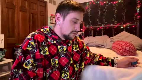 alphadomcole online show from December 19, 9:38 am