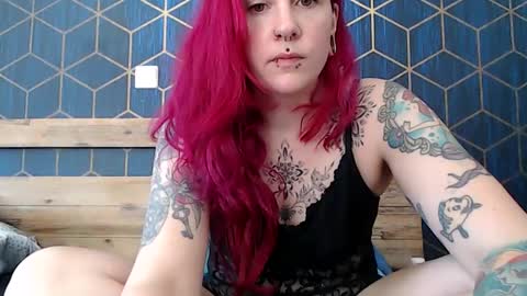 Lily online show from April 6, 9:54 am