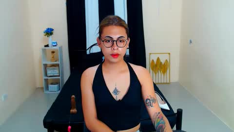alyannarose online show from September 27, 11:41 am