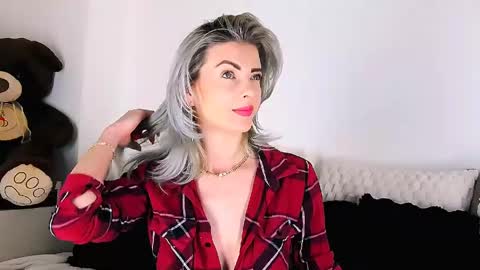 aly online show from April 27, 9:51 am