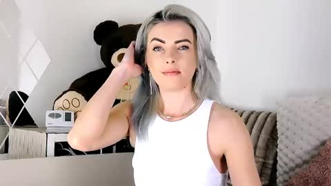 aly online show from April 23, 9:17 am