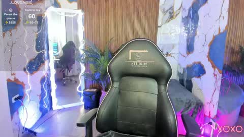 ALYCE  online show from April 18, 11:34 am