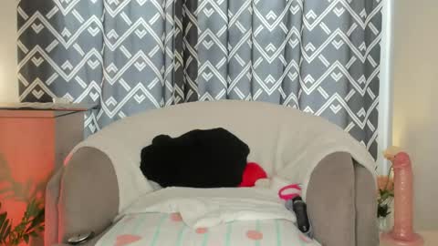 Aly Instg oficial alyjones  Lush and Domi love toys are on online show from April 19, 6:10 pm