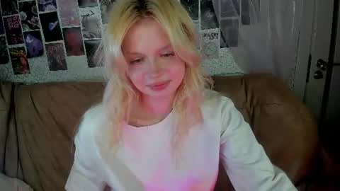 Alysa   7GMT  online show from July 30, 5:46 pm