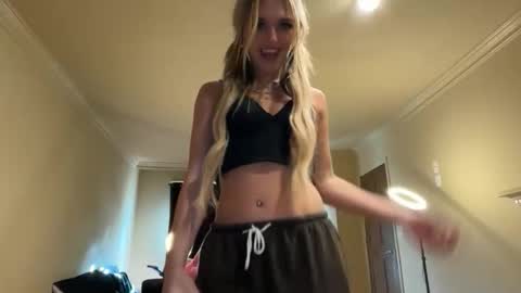 alyssastonee online show from December 13, 7:53 pm