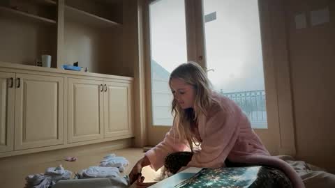 alyssastonee online show from December 15, 6:15 pm