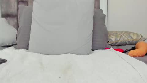 alyssia online show from April 20, 6:11 pm