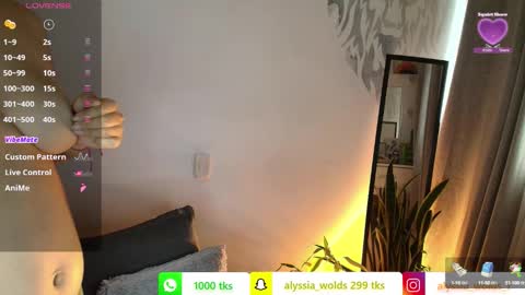 alyssia wolds online show from October 10, 10:54 am