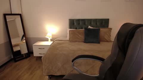 alyssia wolds online show from January 21, 12:39 pm