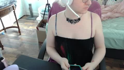 alyxiabewbs online show from April 23, 7:15 pm