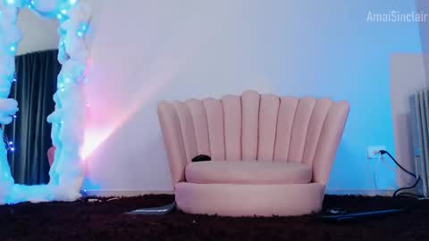 Amai  Sinclair  online show from September 12, 6:15 am