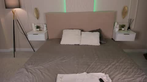 Amalia online show from October 25, 9:30 am