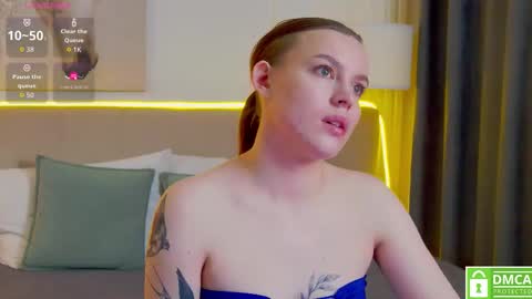 Amalia online show from December 15, 8:05 pm