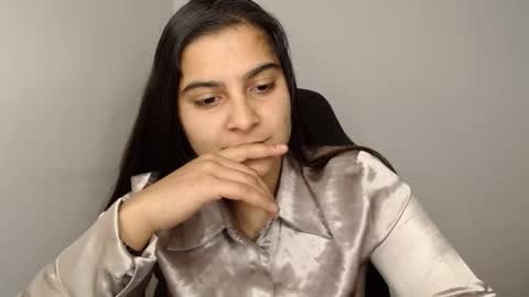 The queen of the biceps  online show from January 24, 7:18 pm