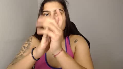 The queen of the biceps  online show from January 10, 1:41 pm