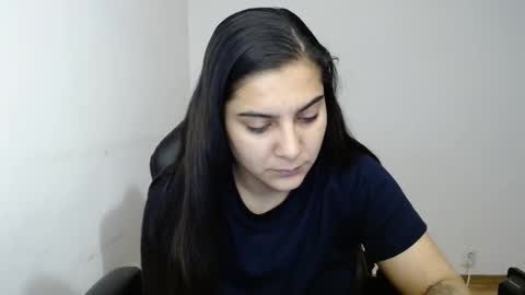 The queen of the biceps  online show from April 6, 3:26 am