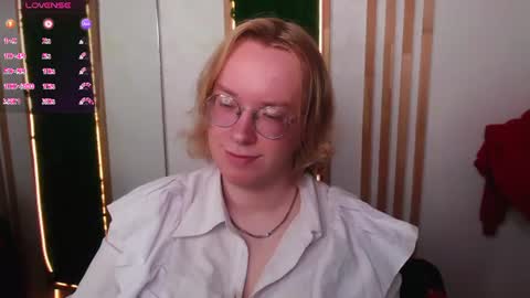 Hi im Amanda online show from July 2, 1:49 pm