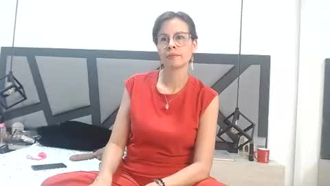 amanda_ramirez online show from June 23, 8:37 pm
