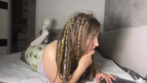 Amanda online show from April 3, 7:10 pm