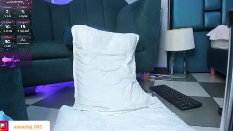 amandajoness  online show from April 21, 7:32 pm