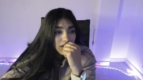 amara_silk online show from April 23, 2:41 am