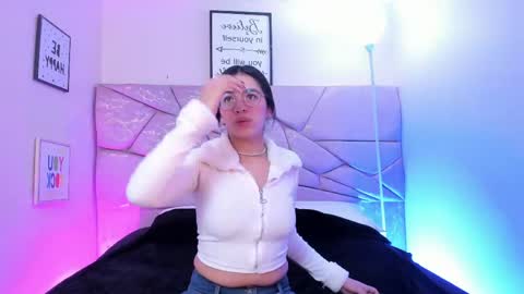 amara velle  online show from April 11, 1:04 pm