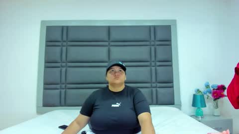 amaranttaylunay online show from March 17, 6:46 pm