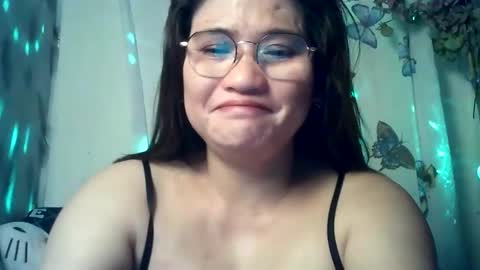 amazing angel online show from March 31, 11:27 pm