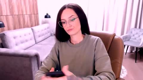 Izza online show from January 9, 1:39 pm