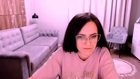 Izza online show from December 17, 11:50 am