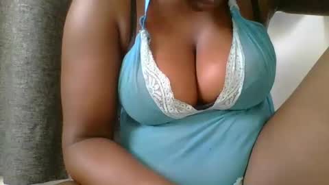 Mia online show from March 5, 4:56 am