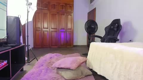 LUISA online show from February 8, 12:49 am