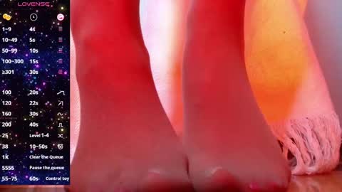 amber_smith_86 online show from March 4, 4:30 pm