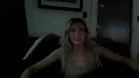 Kaligirll online show from January 7, 4:39 am