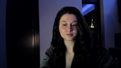 amberkinsley online show from December 15, 7:46 am