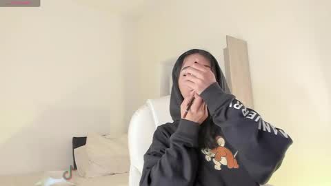 Amber online show from April 1, 1:41 pm