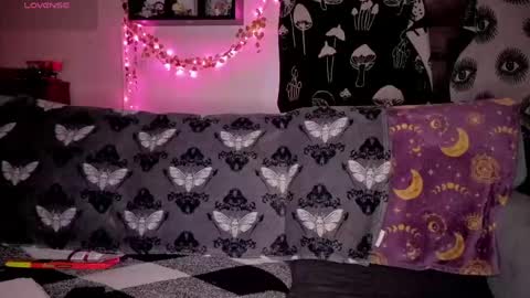 amburlicious online show from May 18, 4:07 am