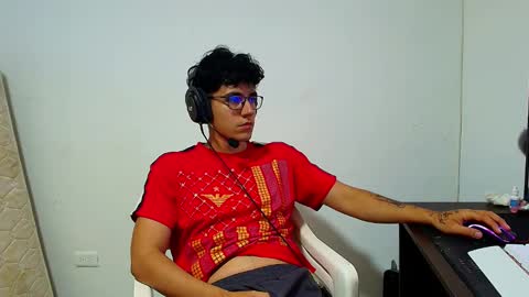 Snapshot of ameli_and_lucas chatting on January 28, 1:08 am Amelia  Lucas online show from January 28, 1:08 am