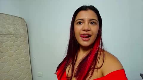 Snapshot of ameli_and_lucas chatting on January 26, 12:47 am Amelia  Lucas online show from January 26, 12:47 am