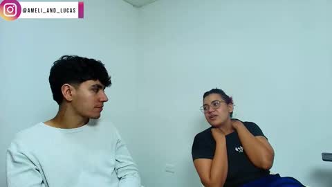 Snapshot of ameli_and_lucas chatting on December 30, 3:47 am Amelia  Lucas online show from December 30, 3:47 am