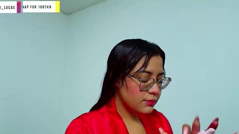 Snapshot of ameli_and_lucas chatting on December 31, 6:46 pm Amelia  Lucas online show from December 31, 6:46 pm