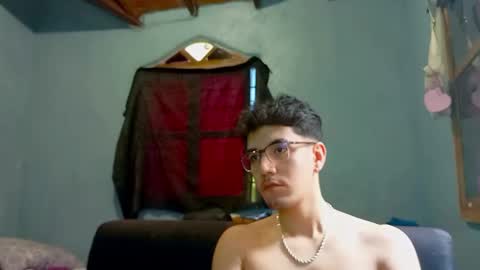 Snapshot of ameli_and_lucas chatting on September 15, 6:53 pm Amelia  Lucas online show from September 15, 6:53 pm