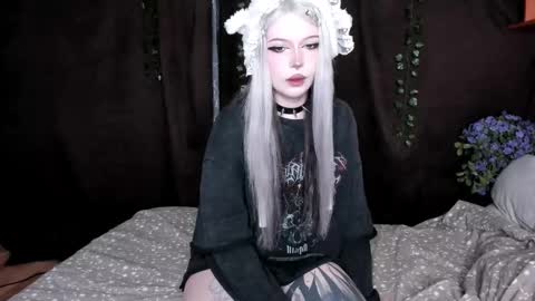 Amelia online show from December 5, 7:33 pm