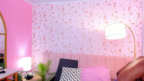 Snapshot of amelia_adms chatting on March 1, 1:21 am Amelia Adams online show from March 1, 1:21 am