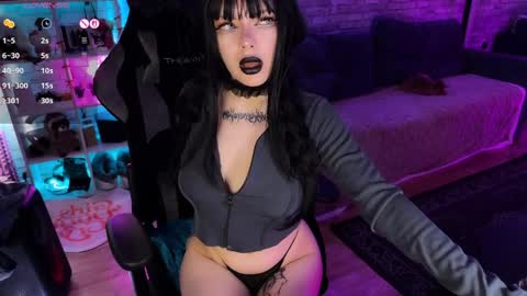 Amelia Aley  online show from April 10, 10:42 am