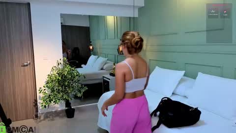 AMELIA online show from September 10, 7:26 pm