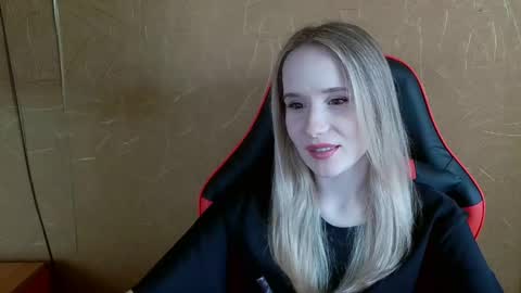 Amelia  online show from June 5, 9:15 am