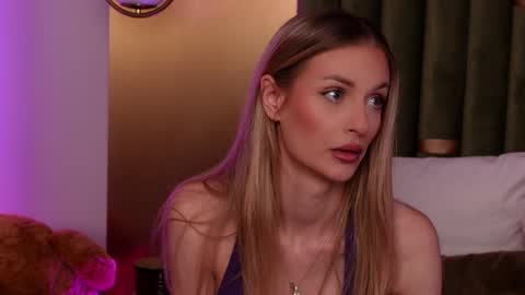 Amelia online show from April 24, 7:10 am